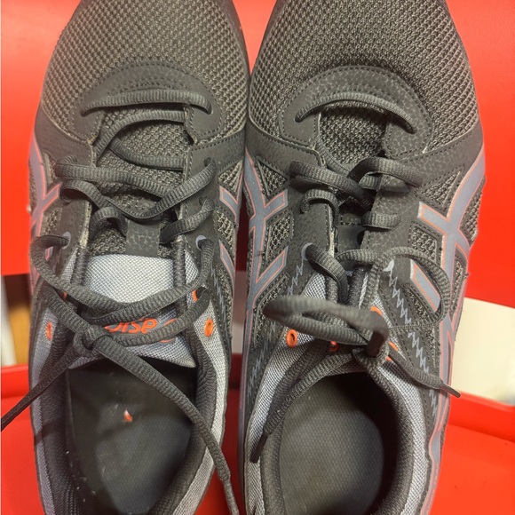Asics Black and Red Athletic Shoes for Performance - Picture 6 of 9